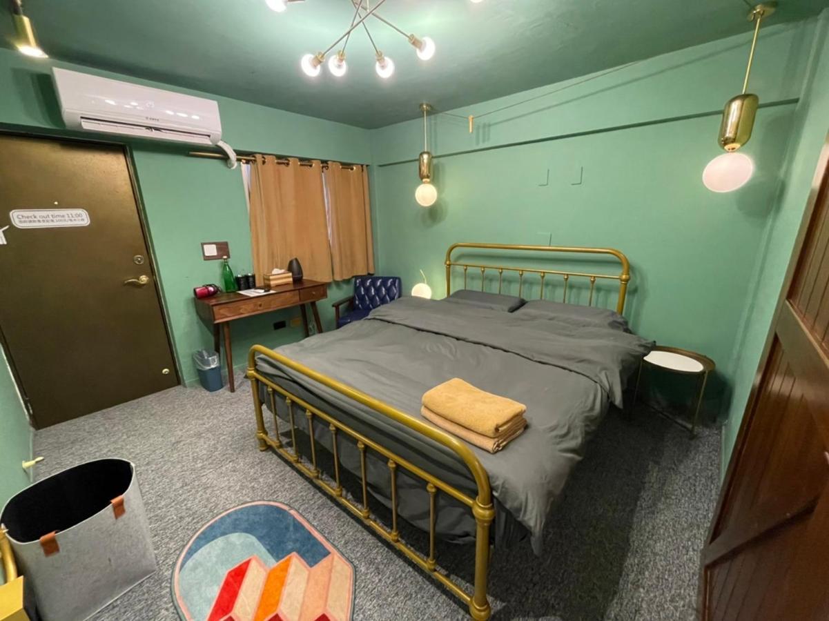 Hinoki Mansion Hostel Tainan Bagian luar foto