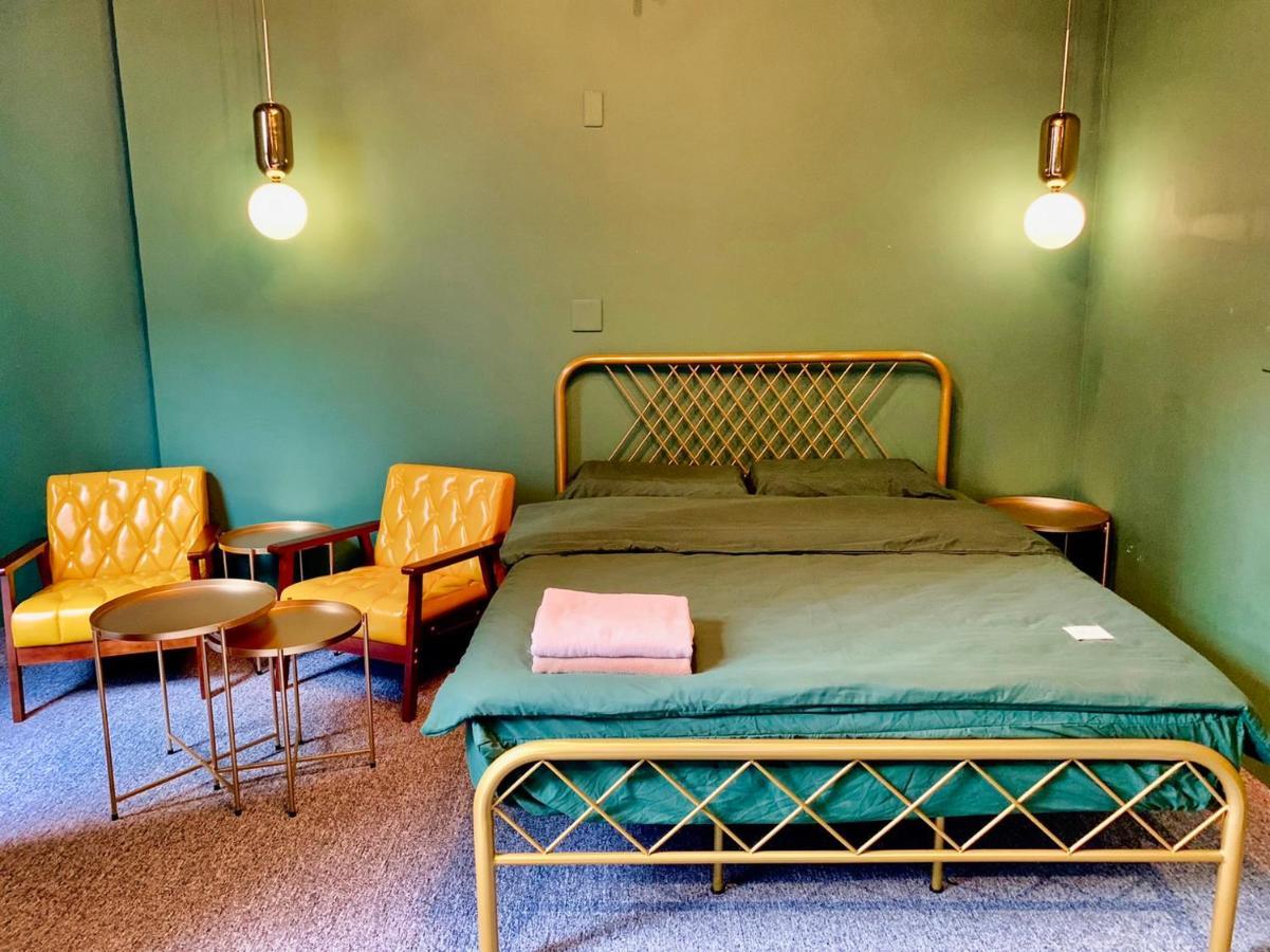Hinoki Mansion Hostel Tainan Bagian luar foto