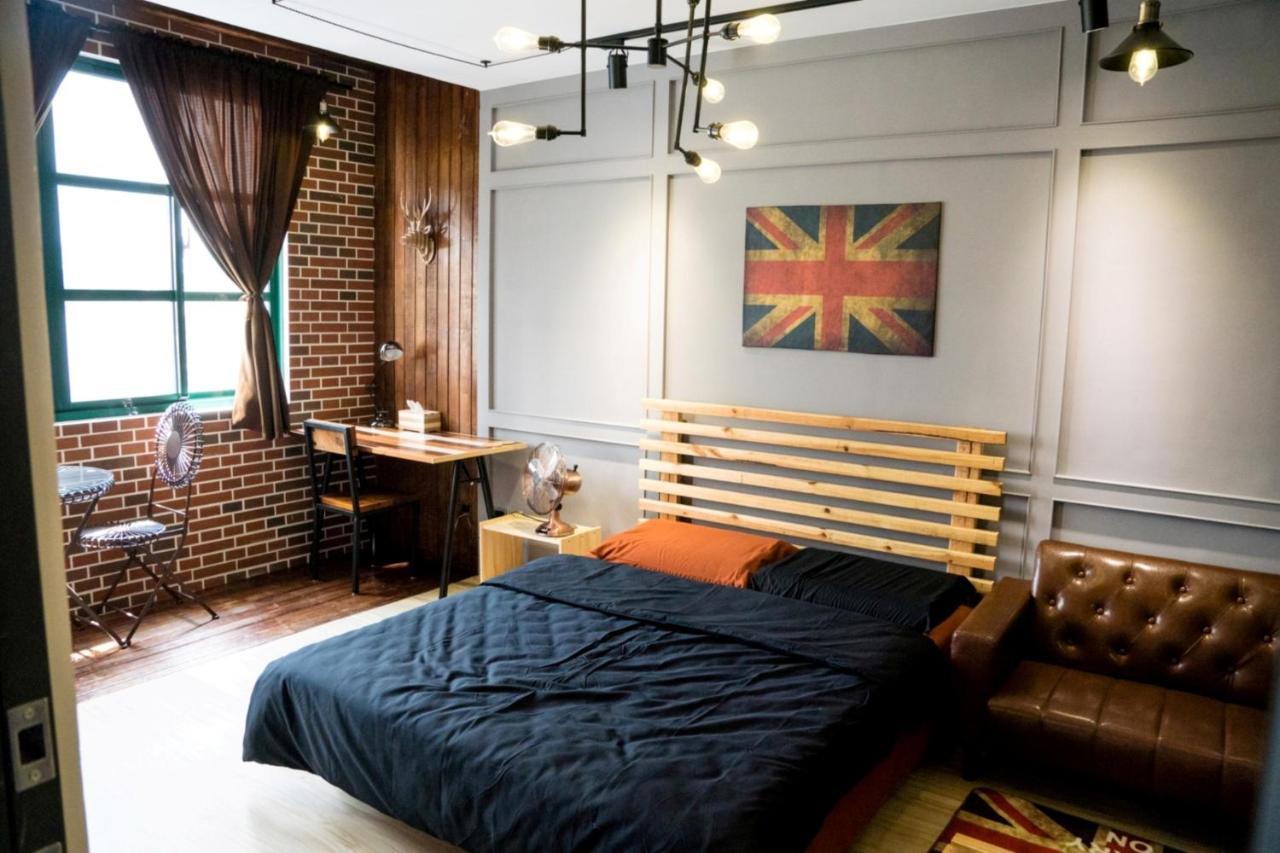 Hinoki Mansion Hostel Tainan Bagian luar foto