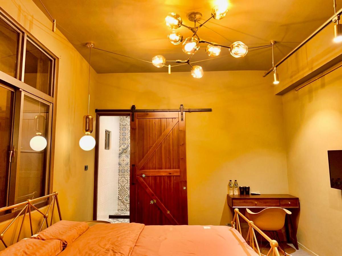 Hinoki Mansion Hostel Tainan Bagian luar foto