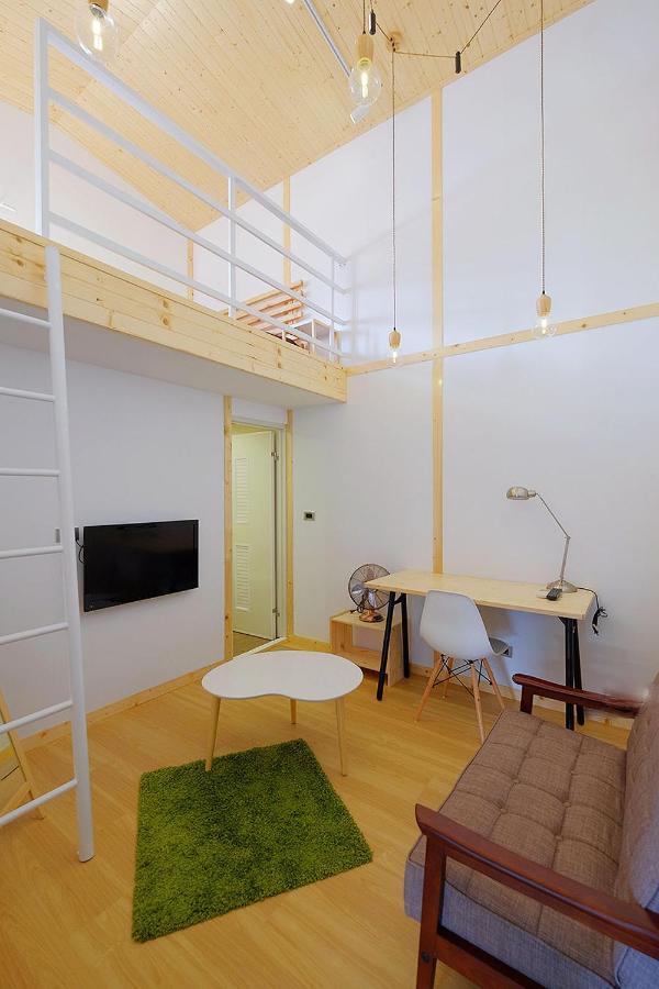 Hinoki Mansion Hostel Tainan Bagian luar foto