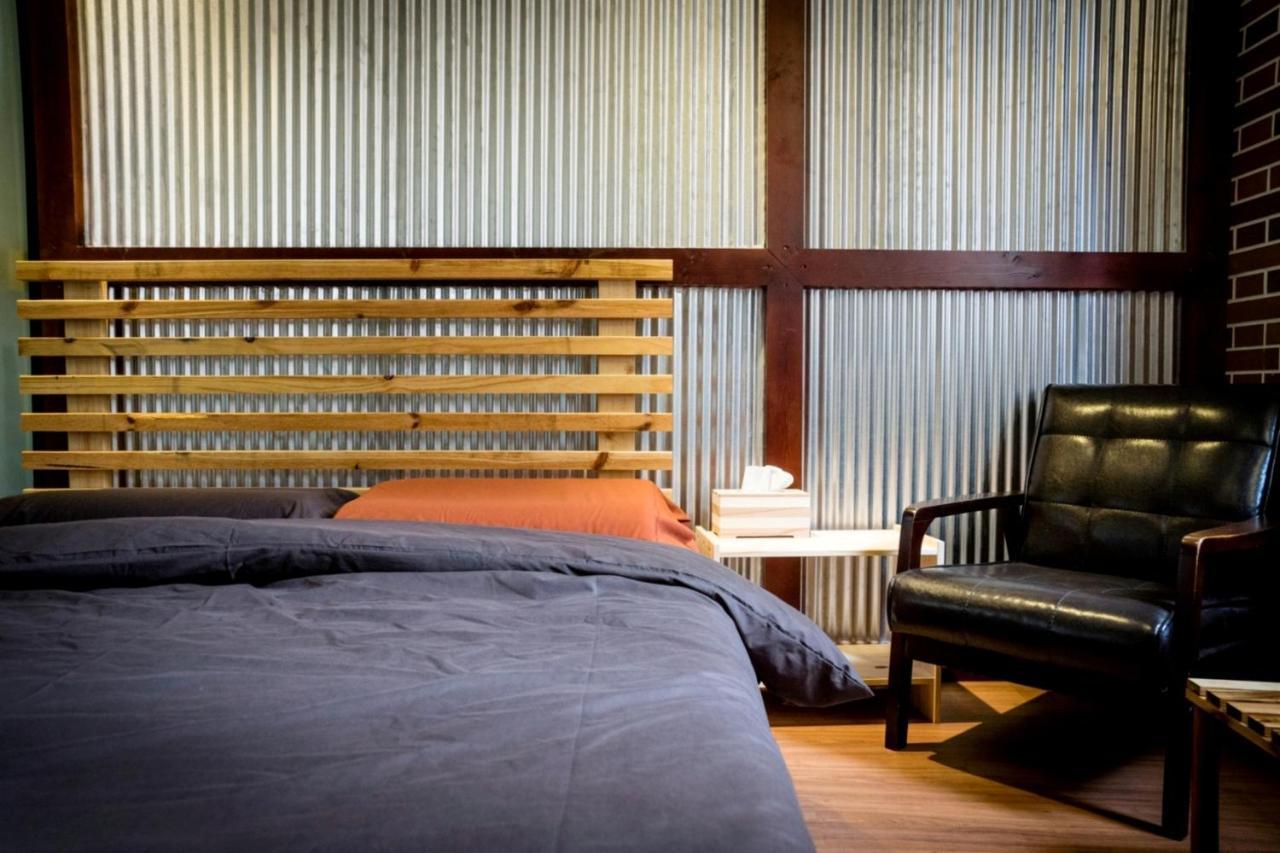 Hinoki Mansion Hostel Tainan Bagian luar foto