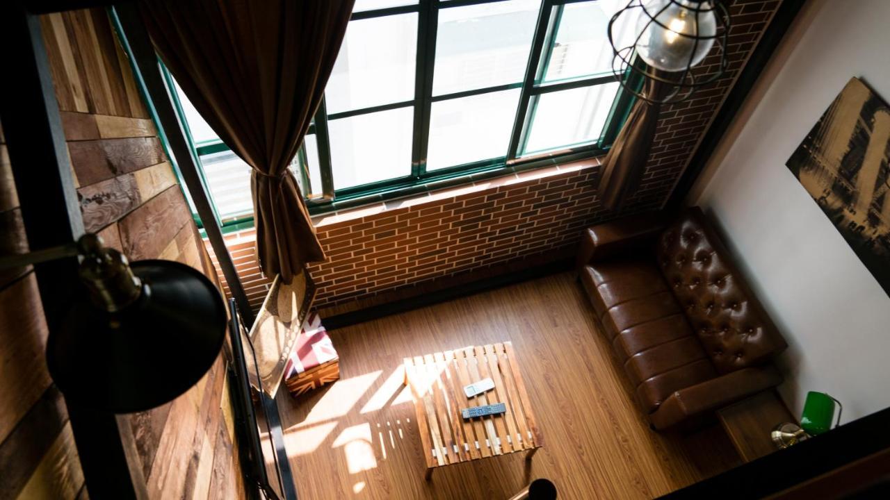 Hinoki Mansion Hostel Tainan Bagian luar foto