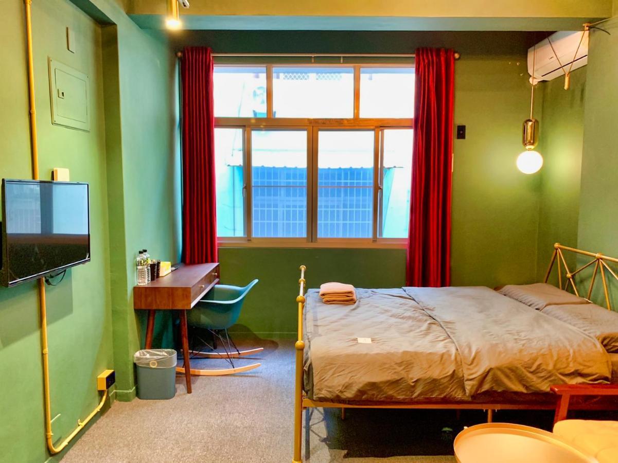 Hinoki Mansion Hostel Tainan Bagian luar foto