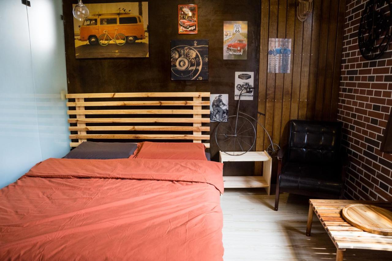 Hinoki Mansion Hostel Tainan Bagian luar foto