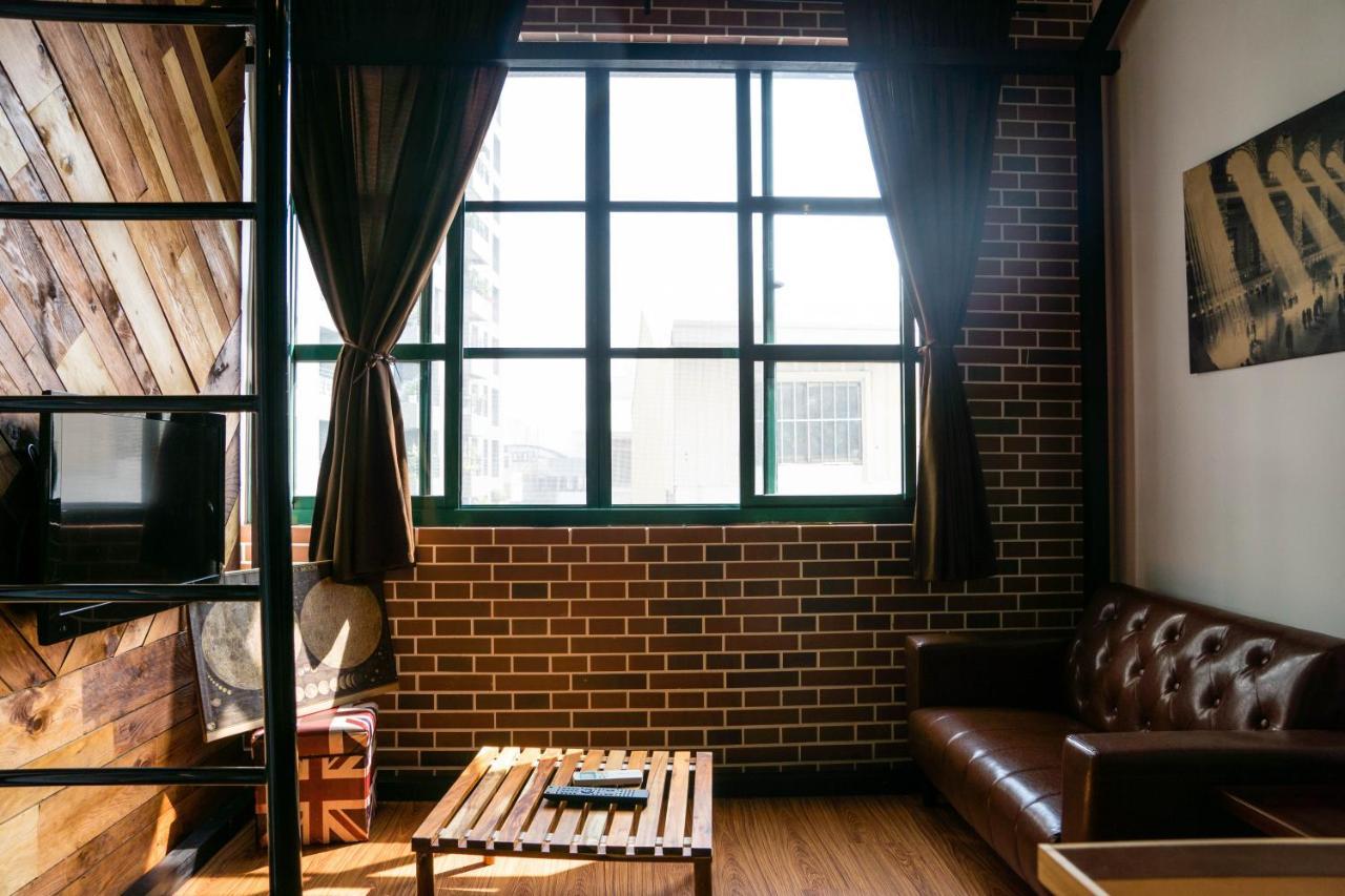 Hinoki Mansion Hostel Tainan Bagian luar foto