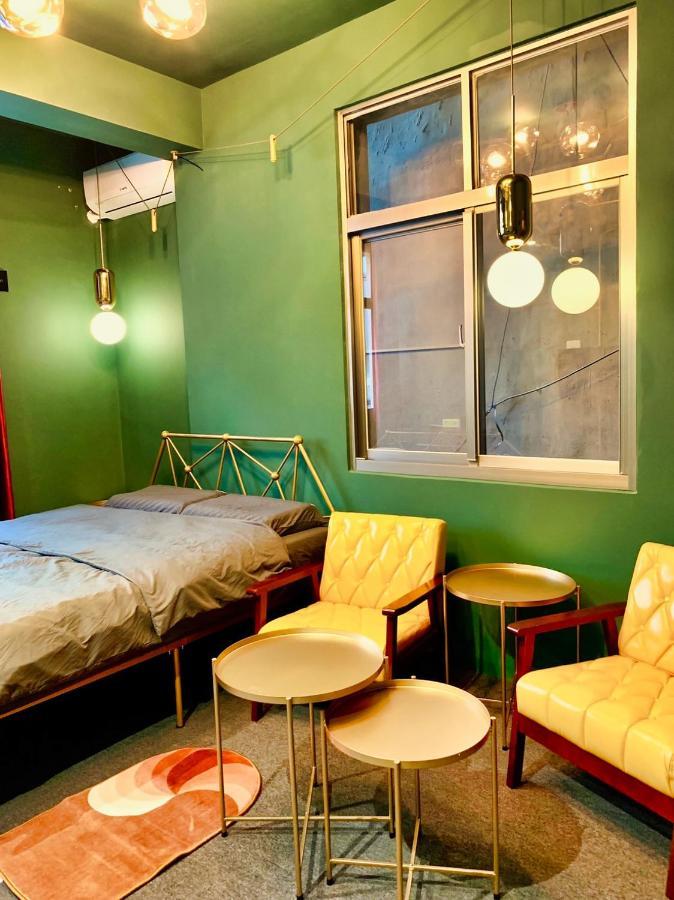 Hinoki Mansion Hostel Tainan Bagian luar foto