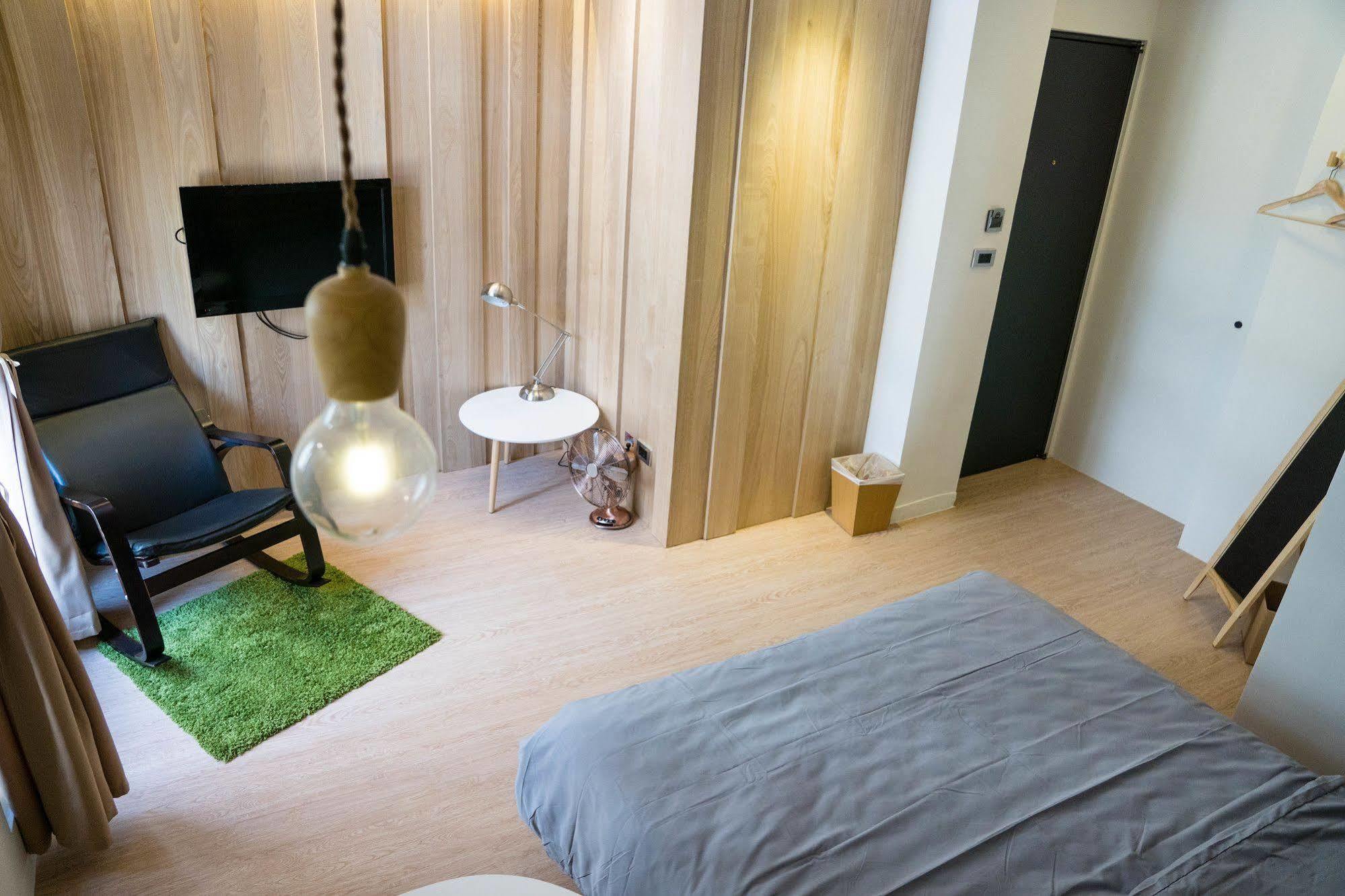Hinoki Mansion Hostel Tainan Bagian luar foto