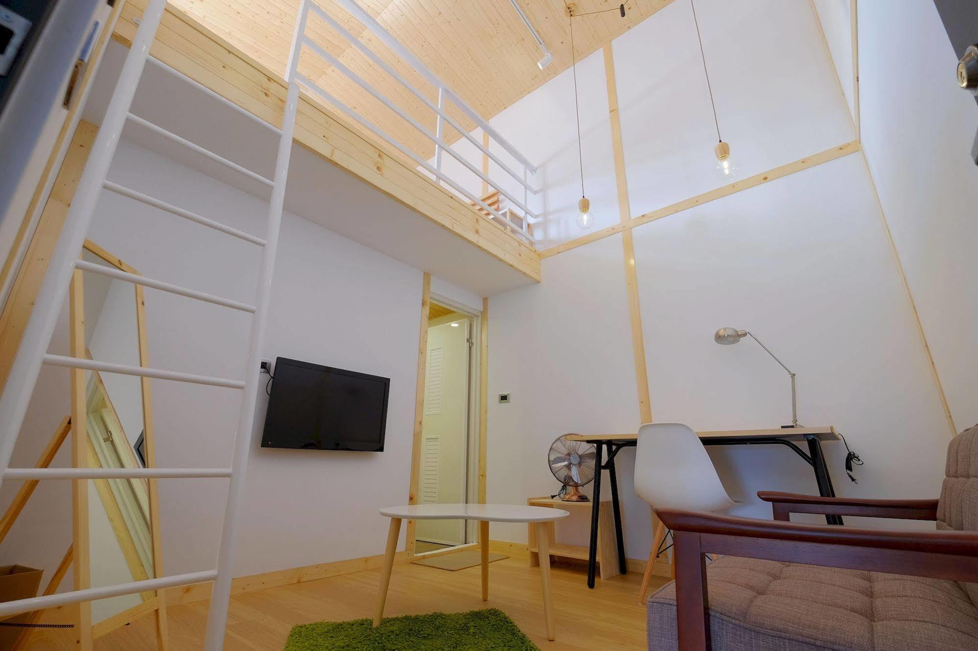 Hinoki Mansion Hostel Tainan Bagian luar foto