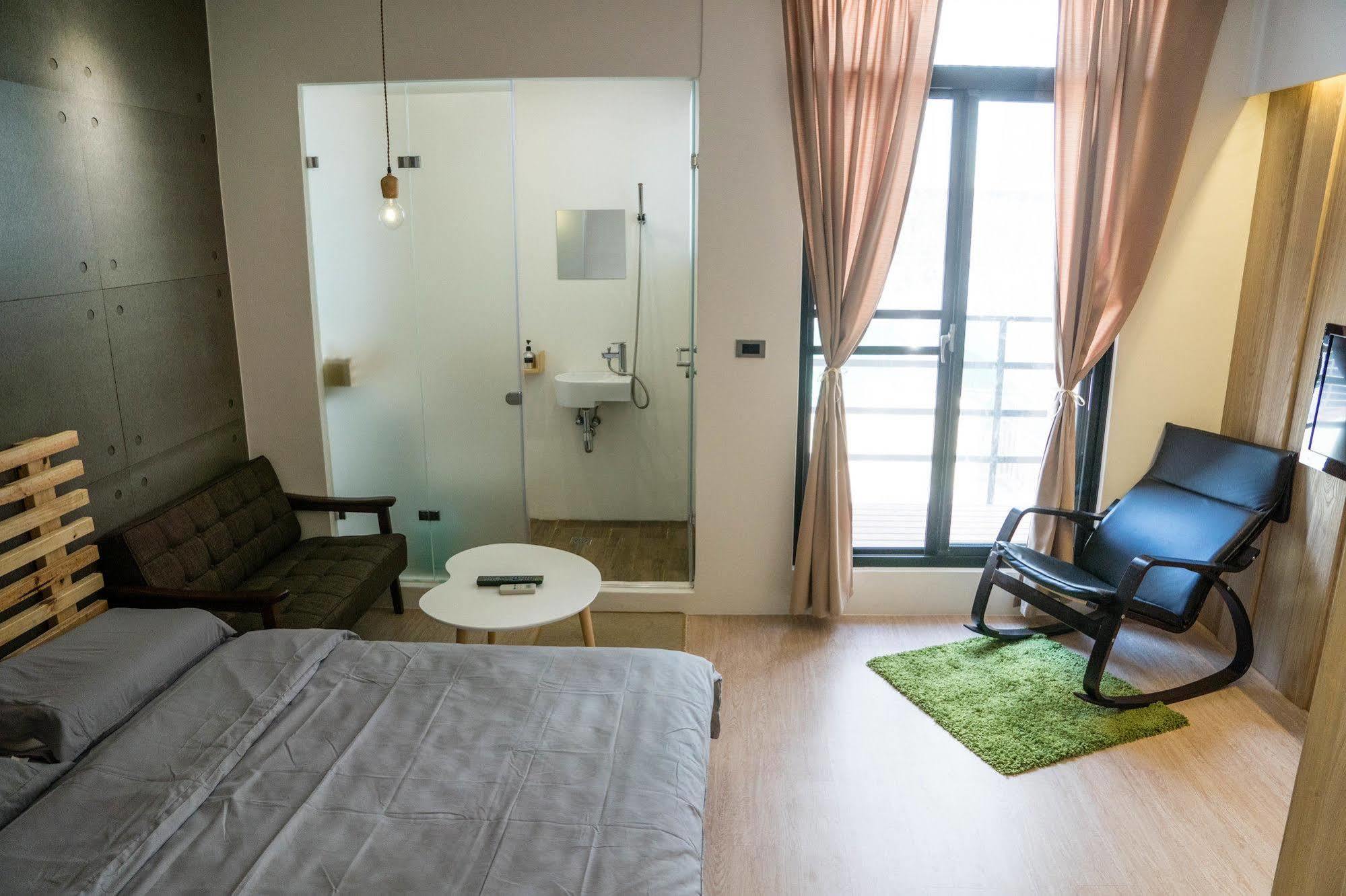 Hinoki Mansion Hostel Tainan Bagian luar foto