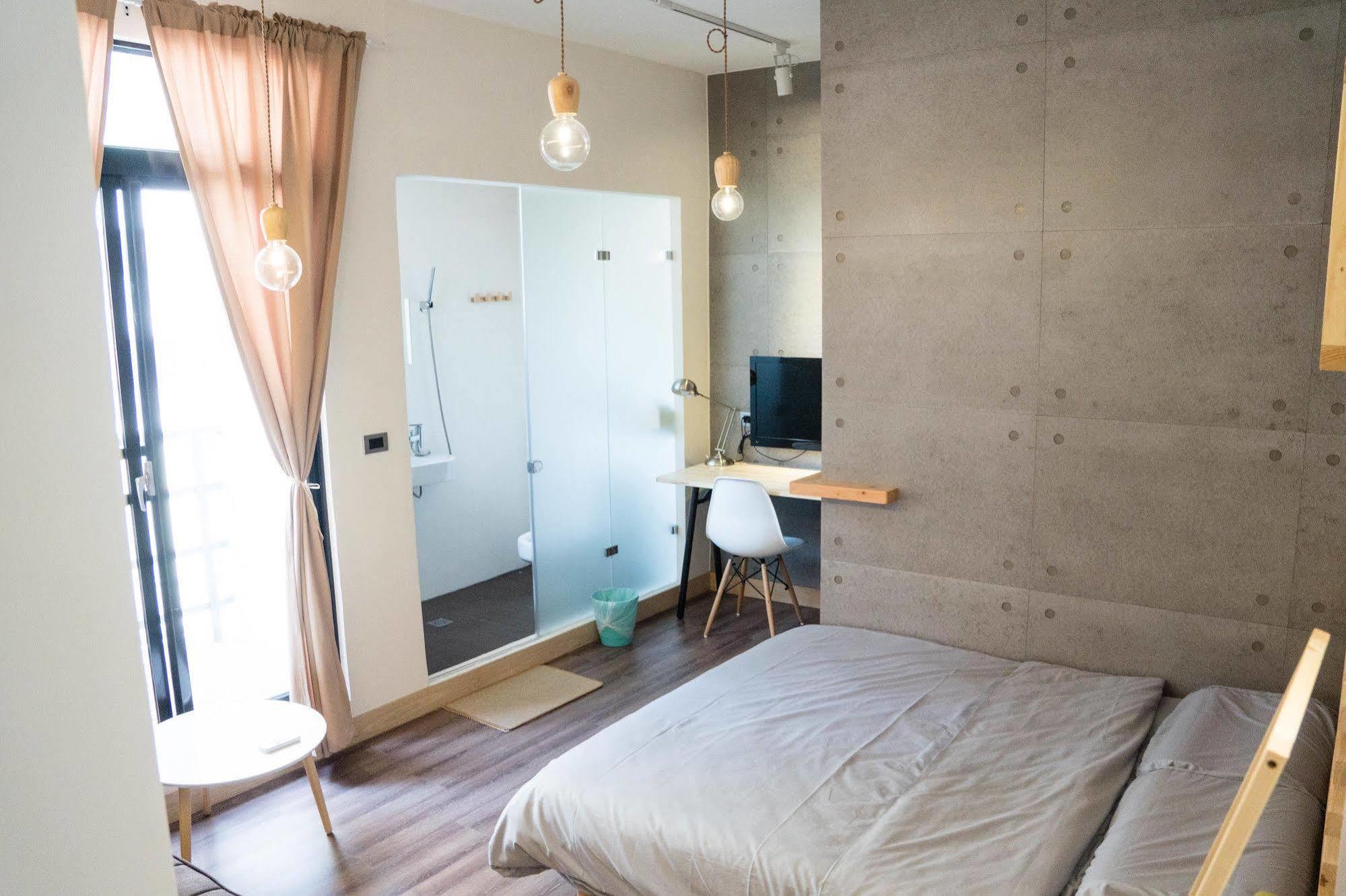 Hinoki Mansion Hostel Tainan Bagian luar foto