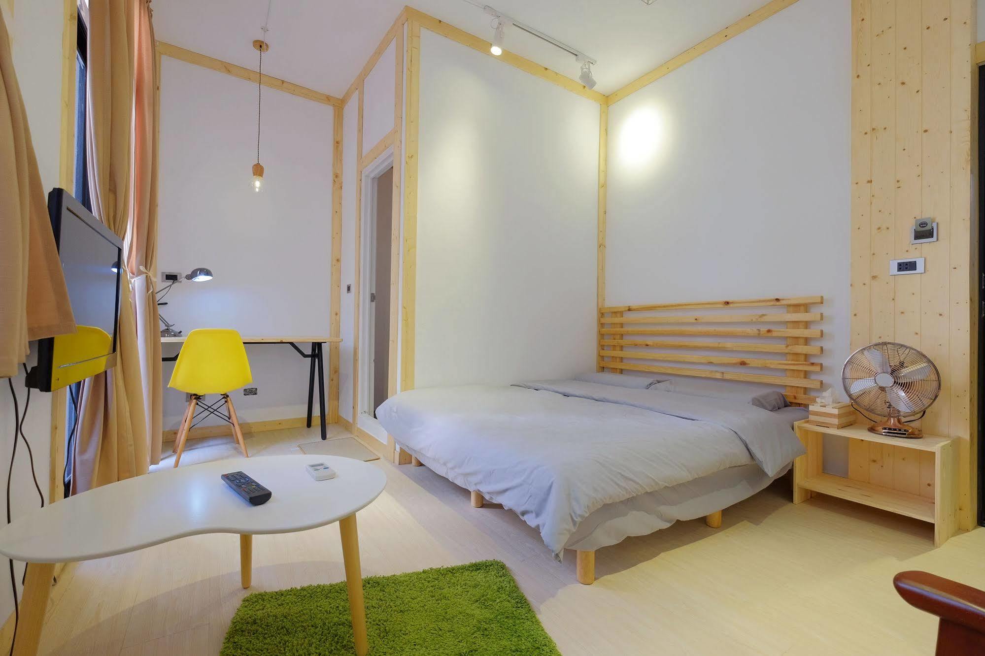 Hinoki Mansion Hostel Tainan Bagian luar foto