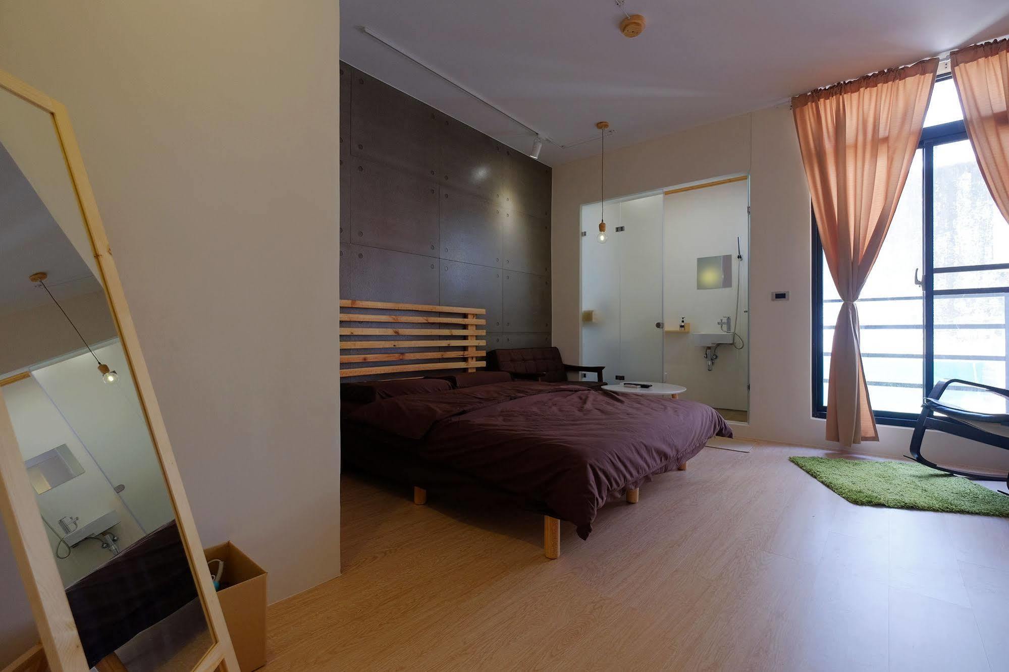 Hinoki Mansion Hostel Tainan Bagian luar foto